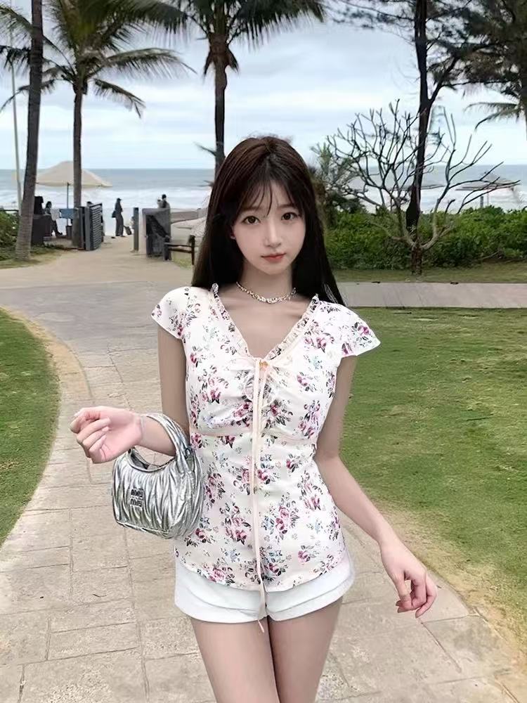 法式溫柔風碎花V領小飛袖襯衫女優雅氣質御姐范修身顯瘦短款上衣