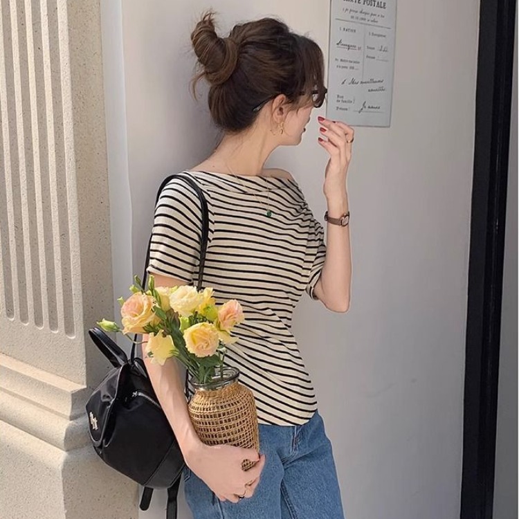 Shipped One-shoulder striped short-sleeved T-shirt for women's design and niche new slim-fitting base top