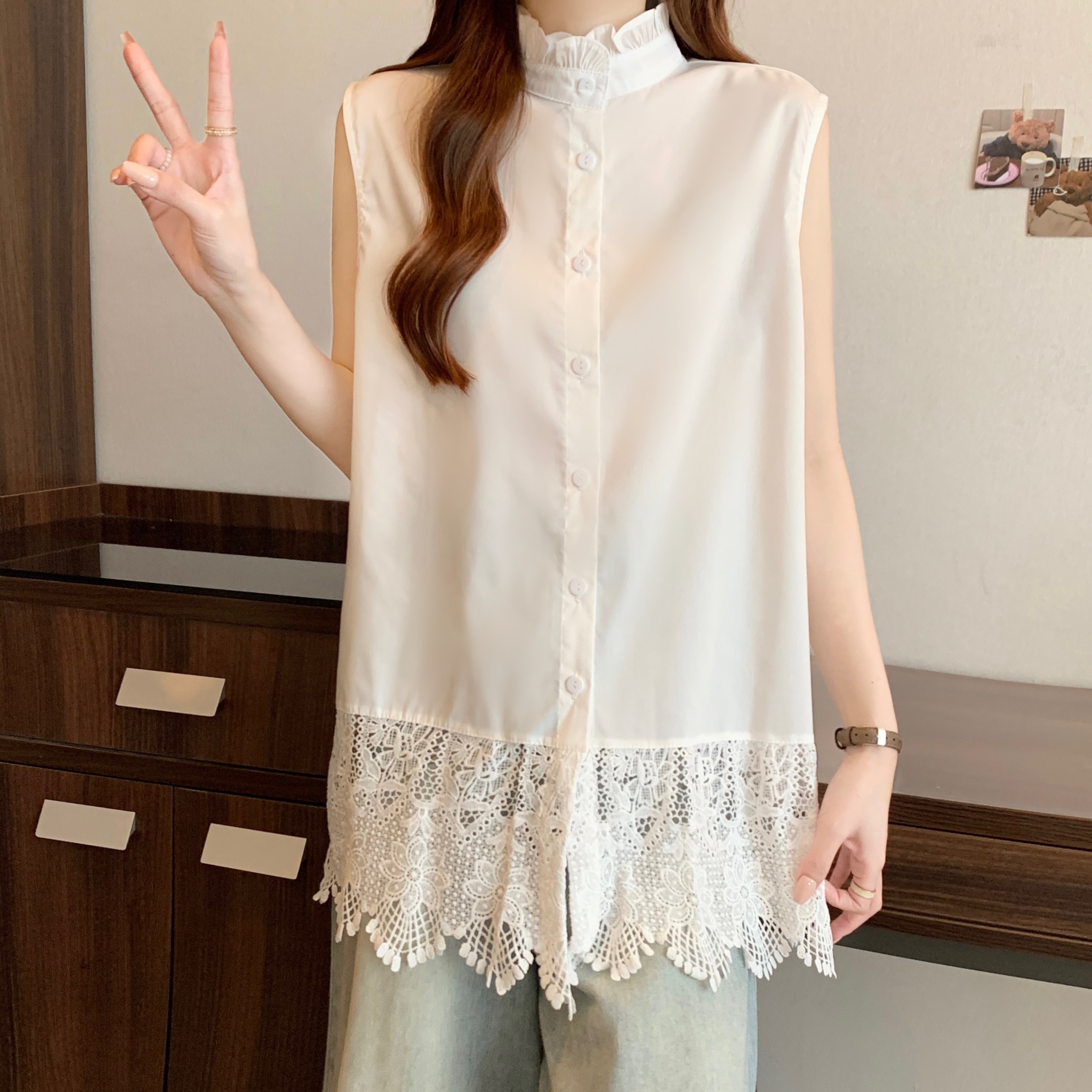 Real shot, large size Korean simple hem splicing lace loose to cover flesh to make the shirt vest