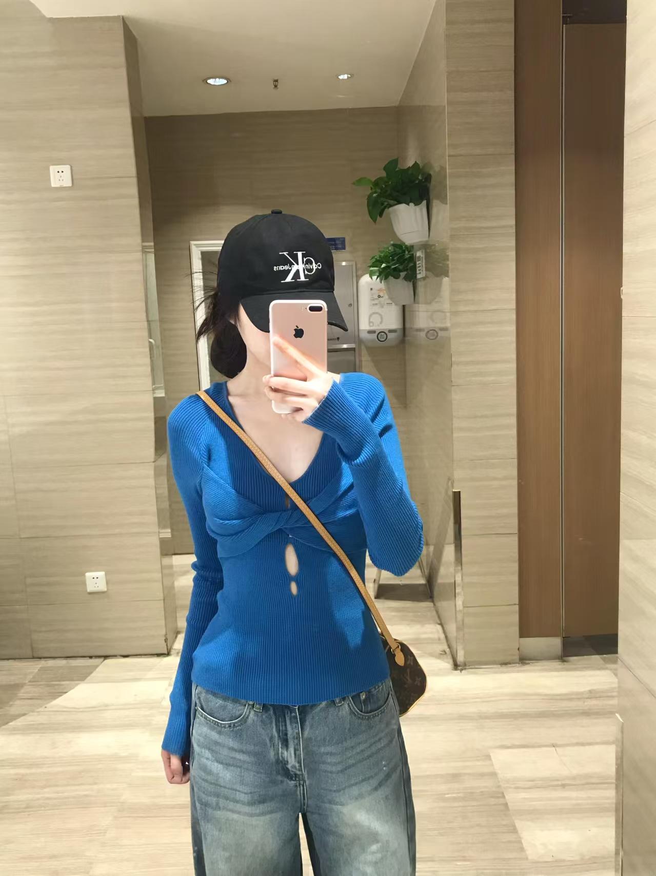 Solid color hollow sweater for women in spring new slim fit and long sleeves chic pure and sexy hot girl fashionable versatile top