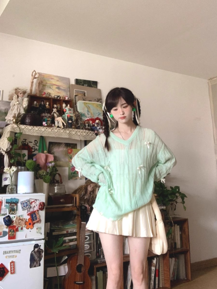 Lazy hollow blouse for women's new loose design and light and versatile Korean gentle age-reducing sweater top
