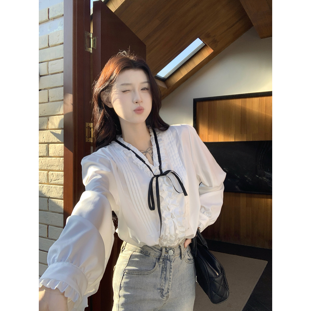 French retro golden style v-neck tie bow shirt women's long sleeves inside and outside wearing white sweet top