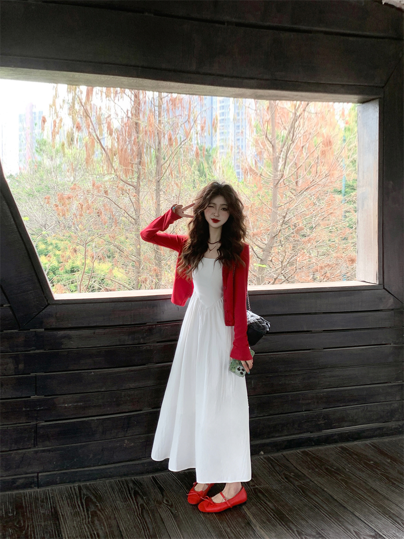 Real shot #French gentle white suspender dress for women in summer Korean style to look slim and temperament to wear a long vacation skirt