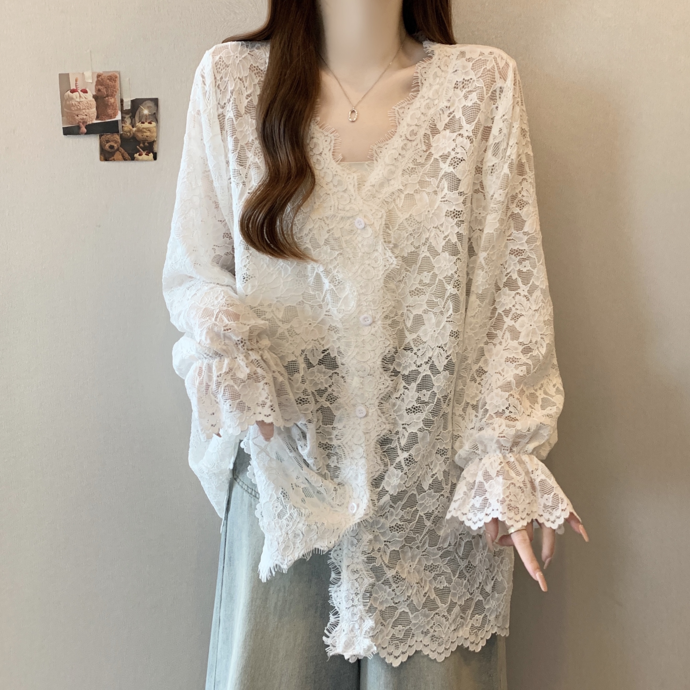 Real shot, large size fat MM, summer thin V-neck cardigan, loose lace shirt, sunscreen shirt, air conditioning shirt