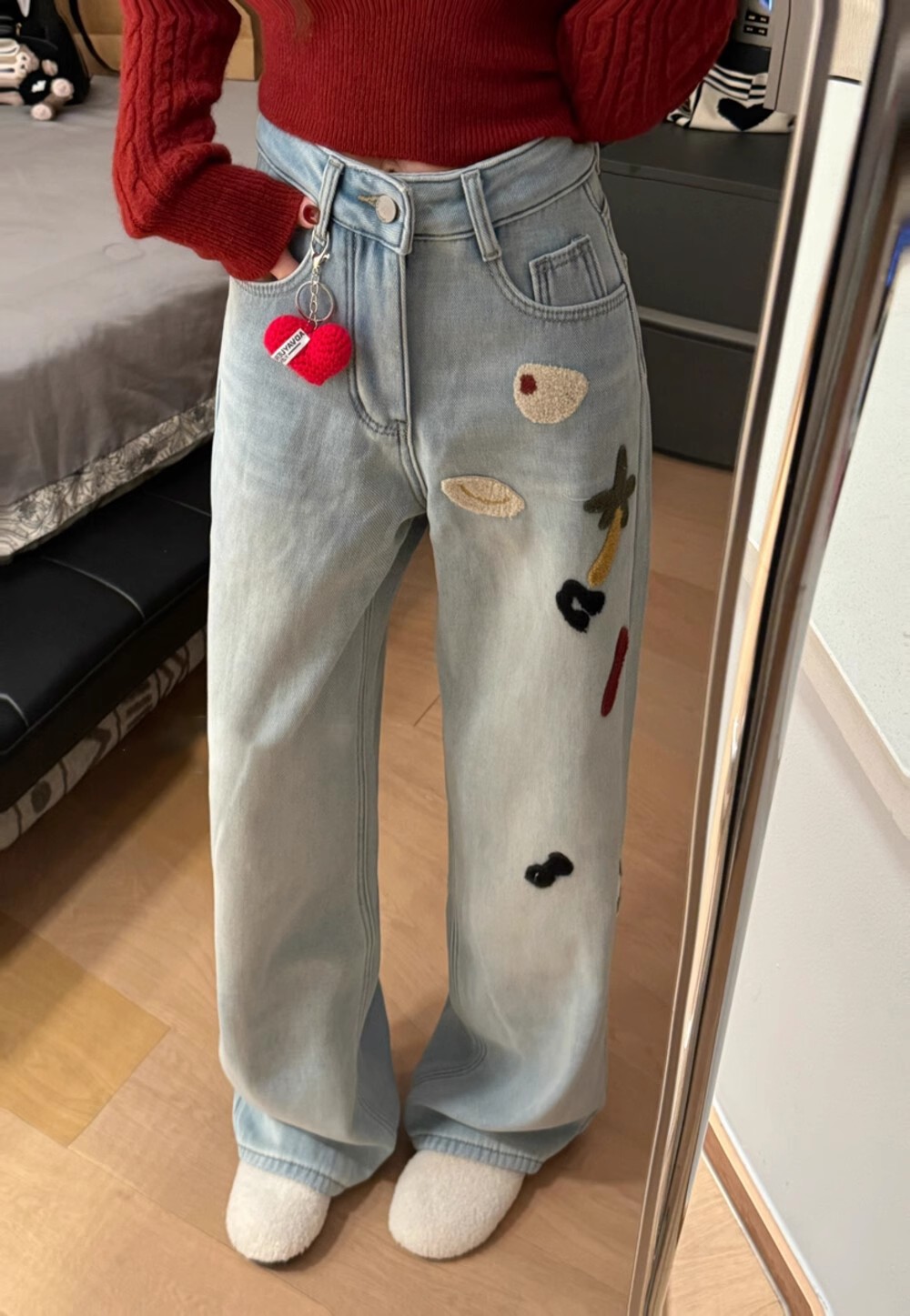 Light-colored Christmas embroidered wide-leg jeans for women with high waists in winter, new loose and slimming floor straight pants