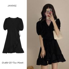 Black puff sleeve temperament dress 2025 new French short black skirt waist-hugging to make women look slim