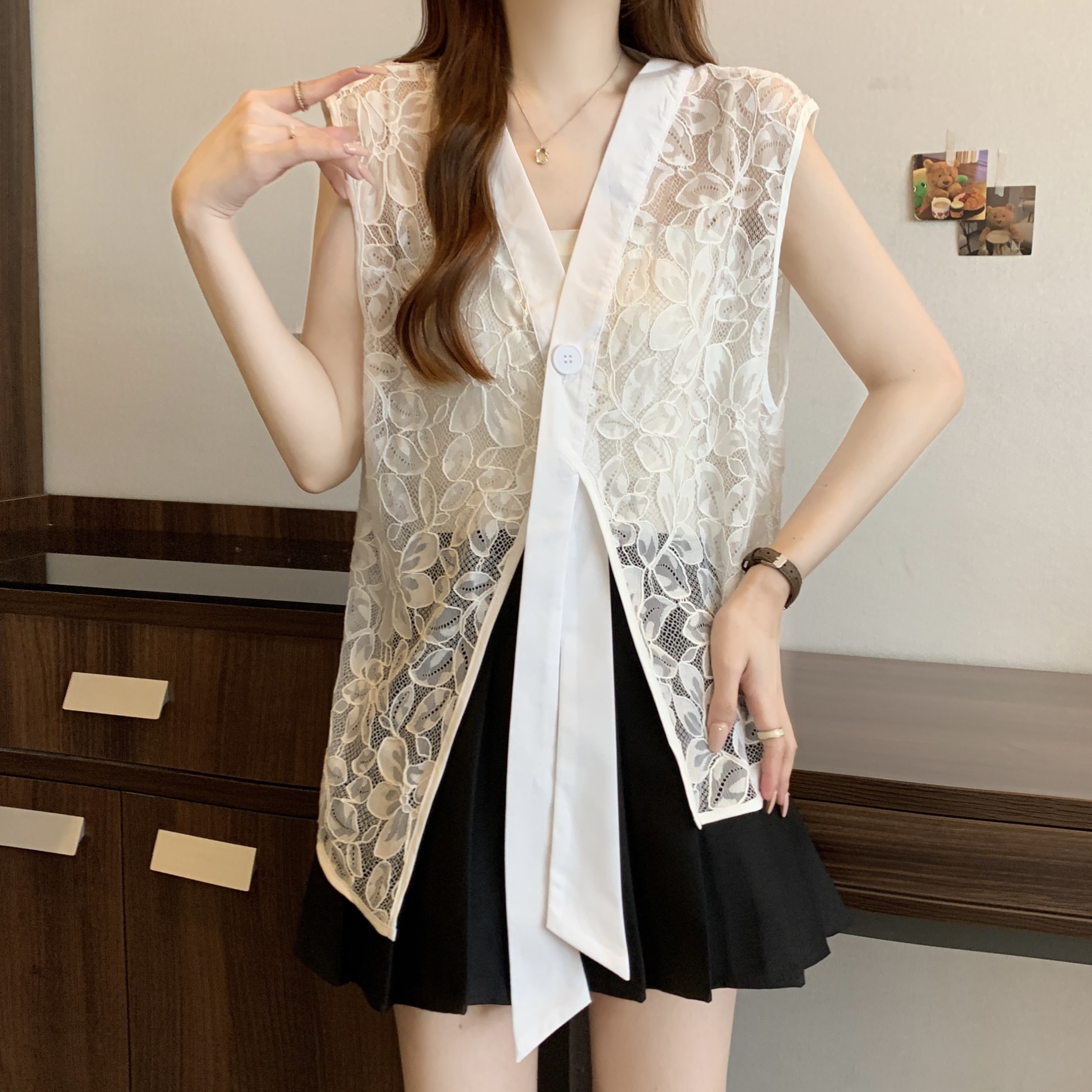 Real shot, large size fat MM Korean simple and versatile lace design vest vest top