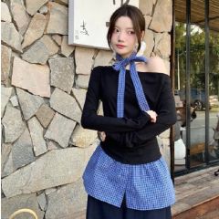 Korean contrasting color plaid splicing T-shirt for women with niche design, one-shoulder long sleeves