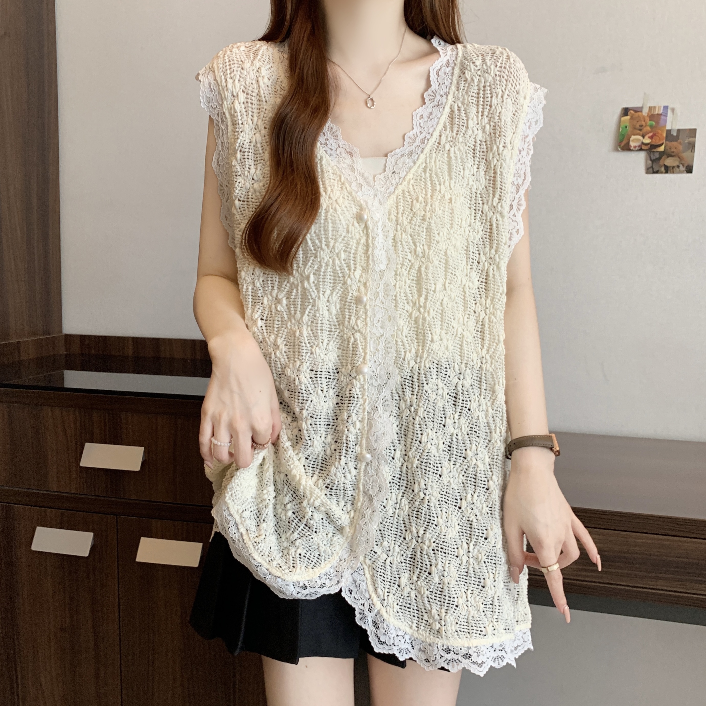 Real shot, large size fat MM Korean simple and versatile lace design vest vest top