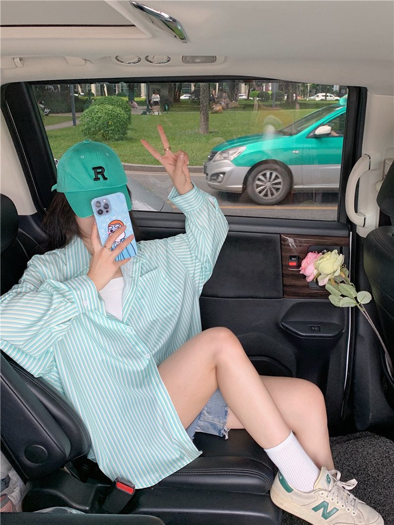 Real shot of high-end green sunscreen striped shirt design niche mid-length salt top
