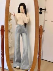 American mid-to-high waist loose and not fitted with legs light blue versatile flared jeans for women 2025 spring and summer drooping sweet pants