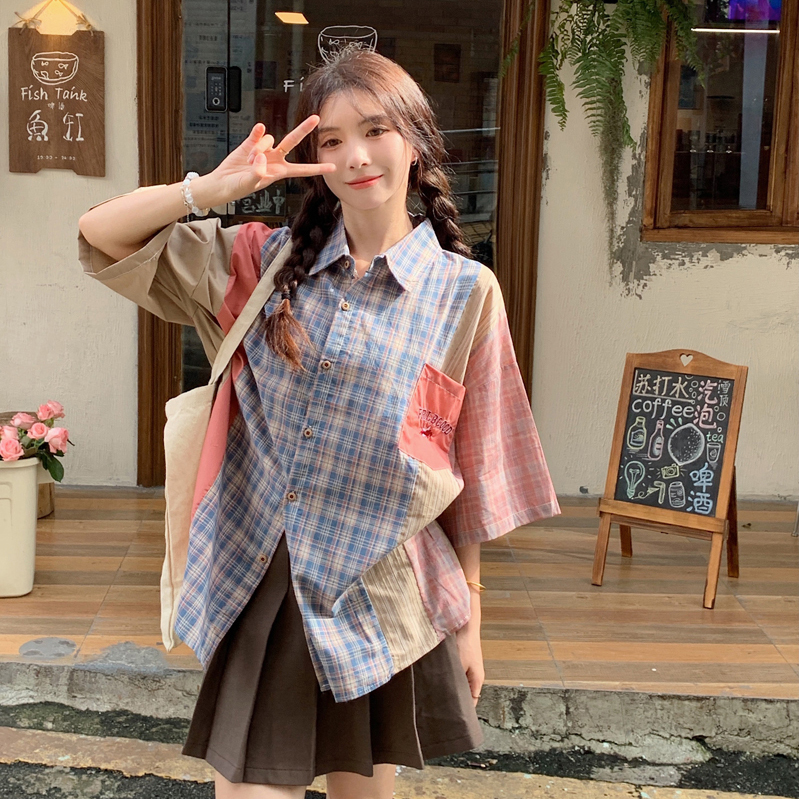 Retro spliced ​​contrasting color checked short-sleeved shirt for women in summer 2025 new design niche Polo collar top