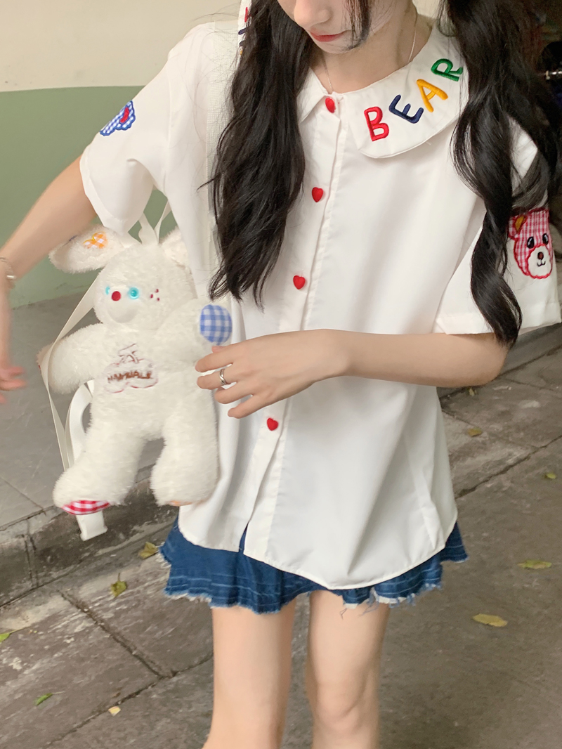 Japanese retro children's fun bear embroidered doll collar shirt for women in summer 2025 niche design white short-sleeved top