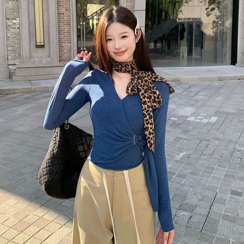 2025 new hot girl slim V-neck front shoulder long sleeve T-shirt women irregular strap waist short top