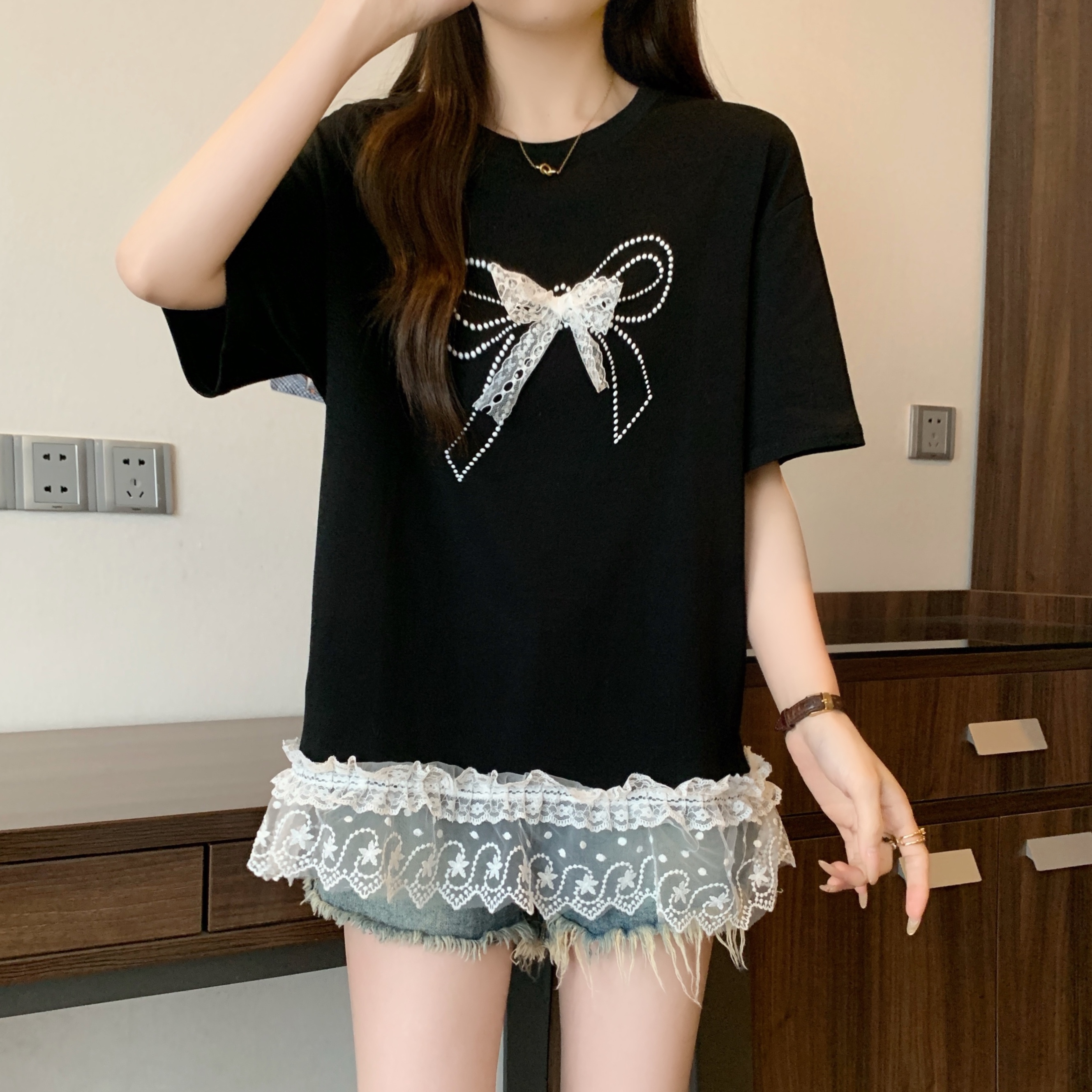 Real shot, large size fat MM Korean simple and versatile hem spliced ​​lace bow T-shirt