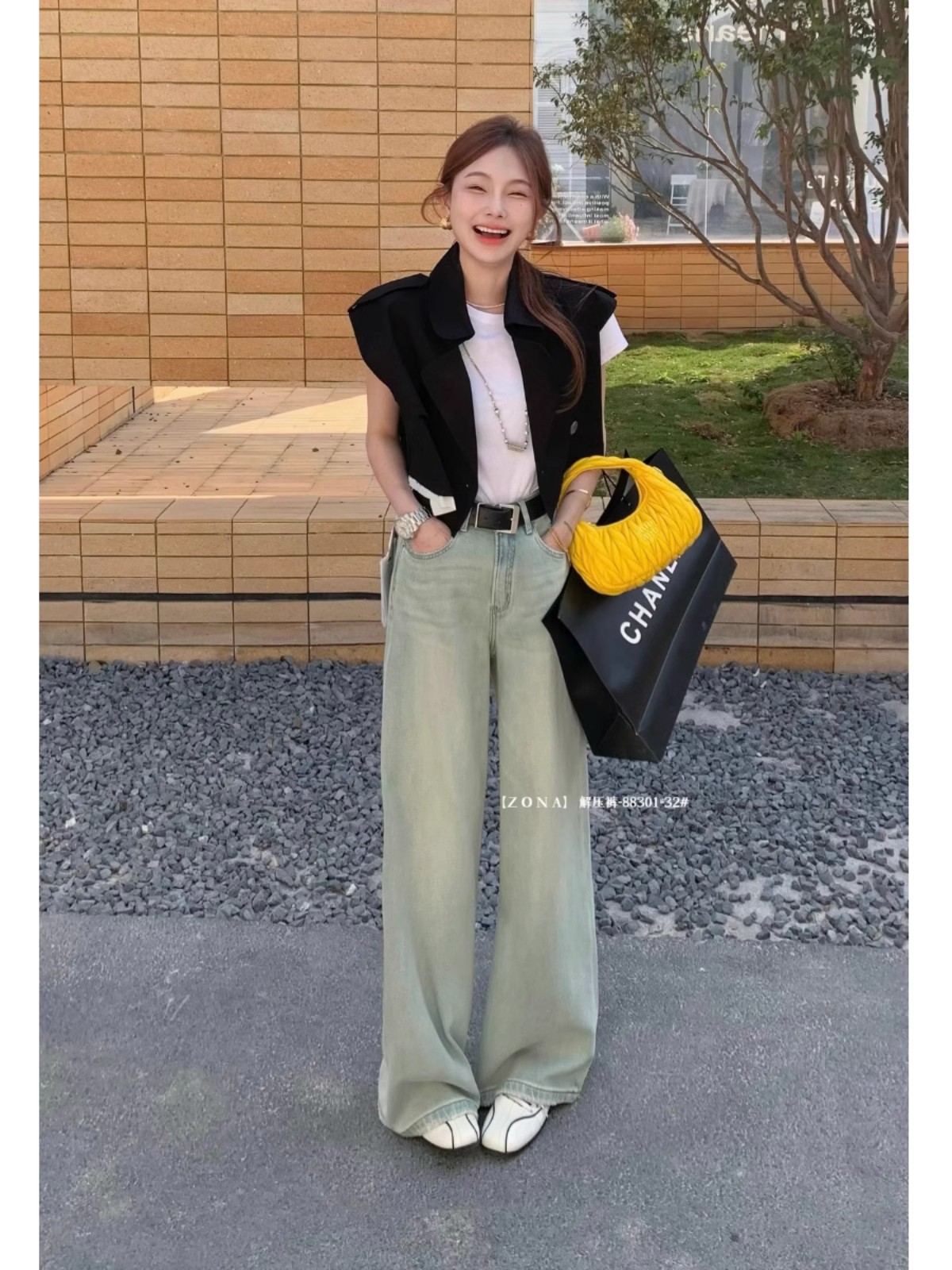 Light-colored ripped wide-leg jeans for women with high waist 2025 spring and summer new loose slim small floor straight pants