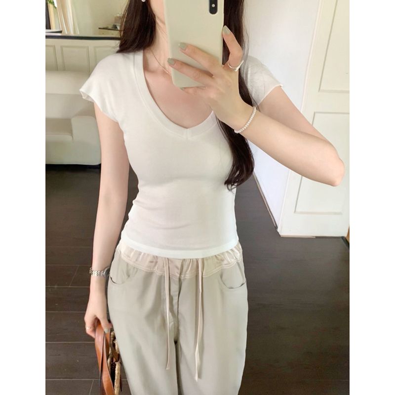 Pure temperament V-neck short-sleeved T-shirt for women with slim fit and sexy sexy top