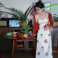 French-style gentle first love floral camisole dress for women, summer design, niche high-end, salty-sweet, slimming temperament long dress