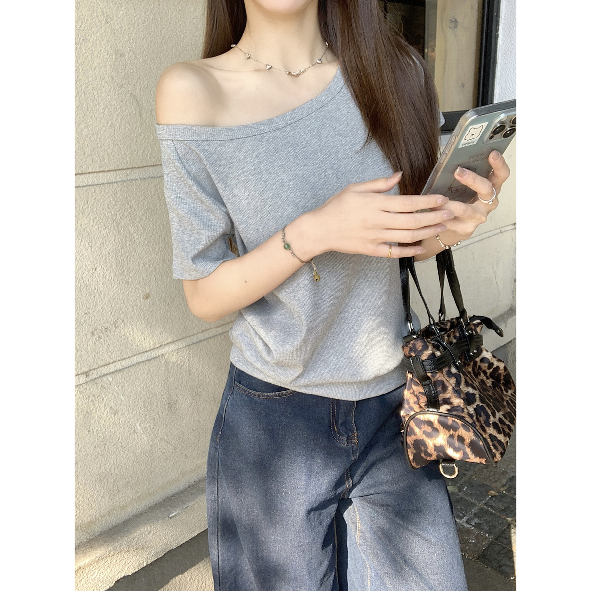 Real shot of Korean summer style loose temperament one-length slanted shoulders versatile lazy short-sleeved T-shirt top for women