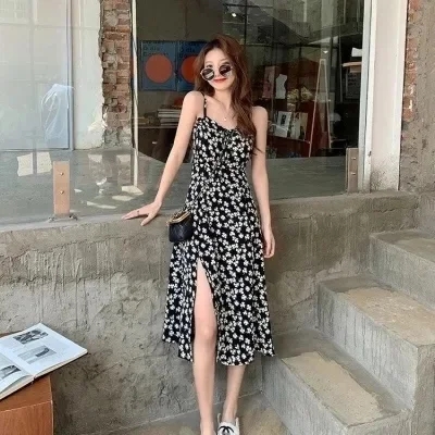 吊帶碎花連衣裙女2025新款春夏法式顯瘦設計感小個子印花打底裙子