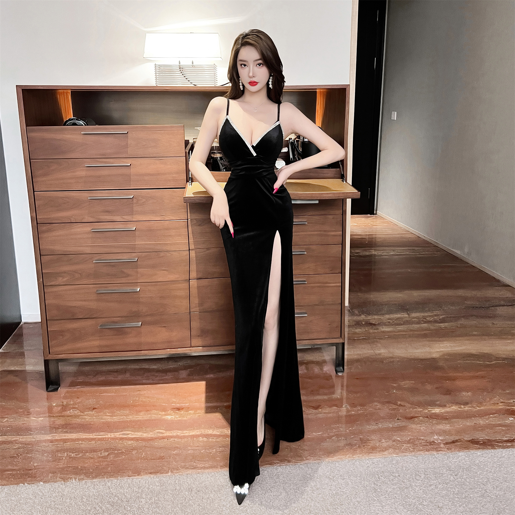 Real-life sexy dress suspender slim evening dress low-cut velvet nightclub long skirt
