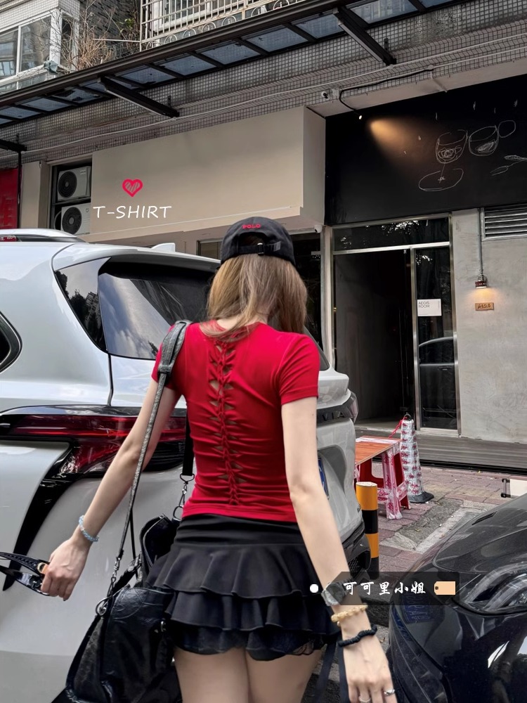 Hot girl style hollow backless shoulder short-sleeved T-shirt with chest pads in summer new design niche chest pad top