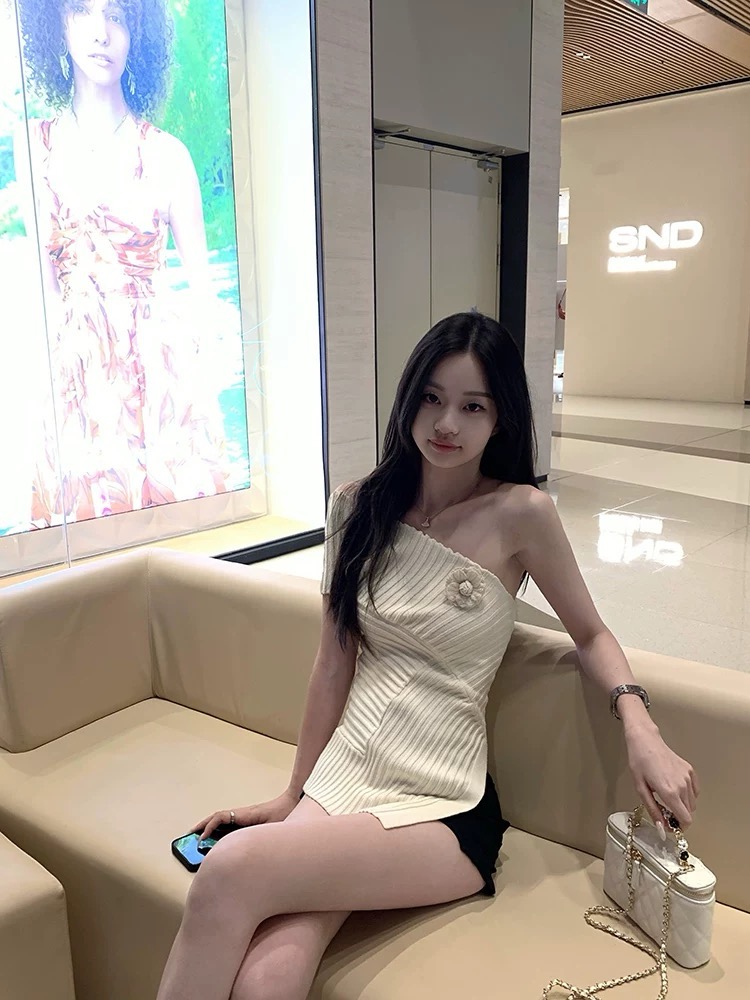 OKMASHOP 一字肩針織背心女春季露肩不規則氣質純欲修身斜肩上衣