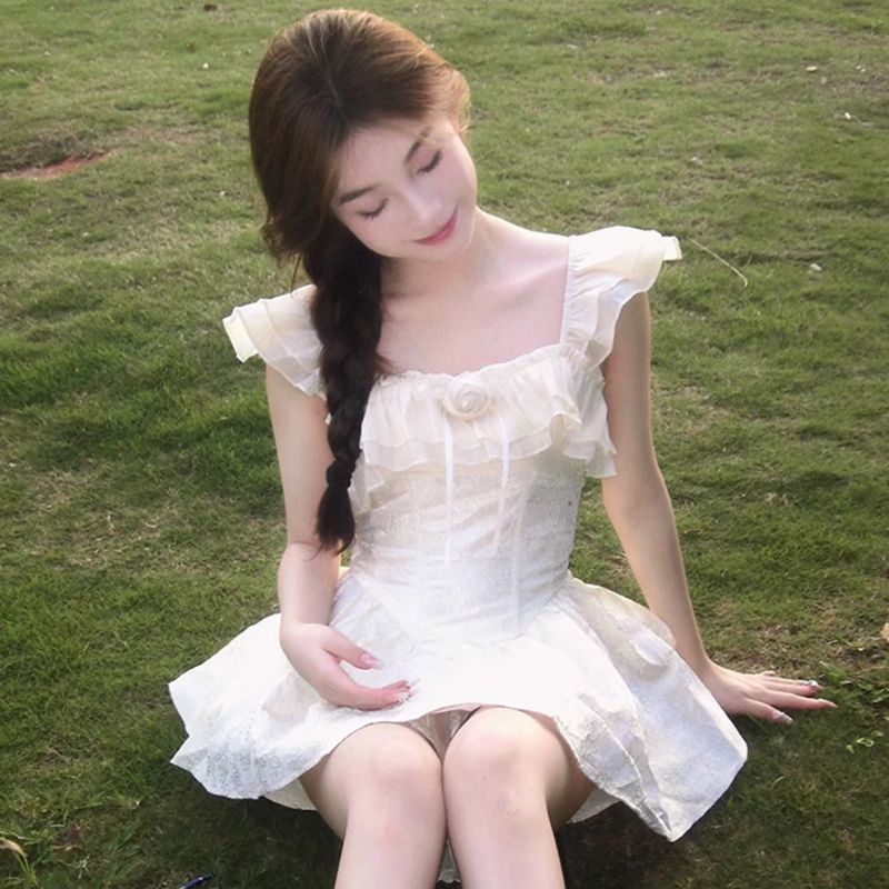 French princess style white small flying sleeve square collar dress for women in summer design niche small waist-hugging suit