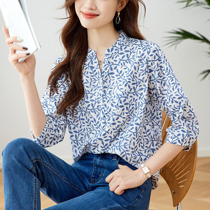 Spot 2025v neck pure cotton top temperament fresh shirt trouser printed shirt women's quarter-sleeved shirt