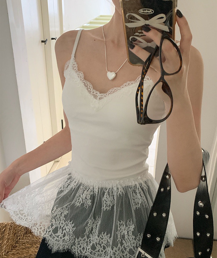 Pure and unique white lace lace suspender vest for women 2025 early autumn layered base top