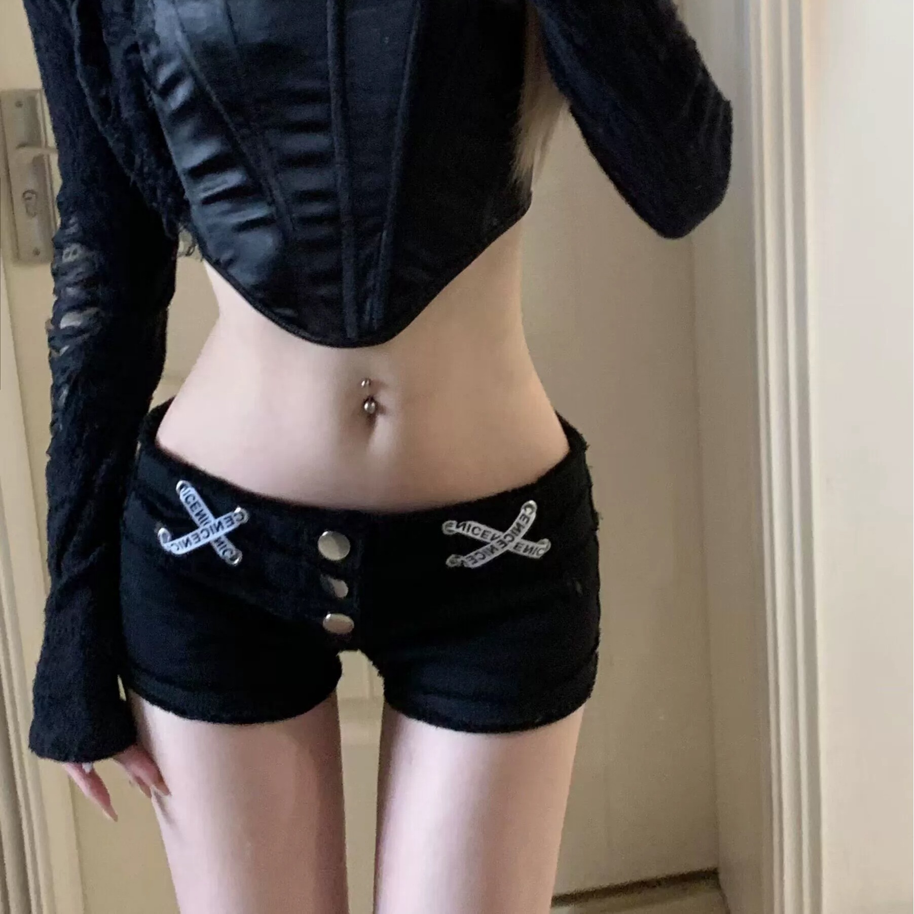 新款彈性顯瘦牛仔黑白色短褲毛邊洗水辣妹夜店性感低腰熱褲包臀夏