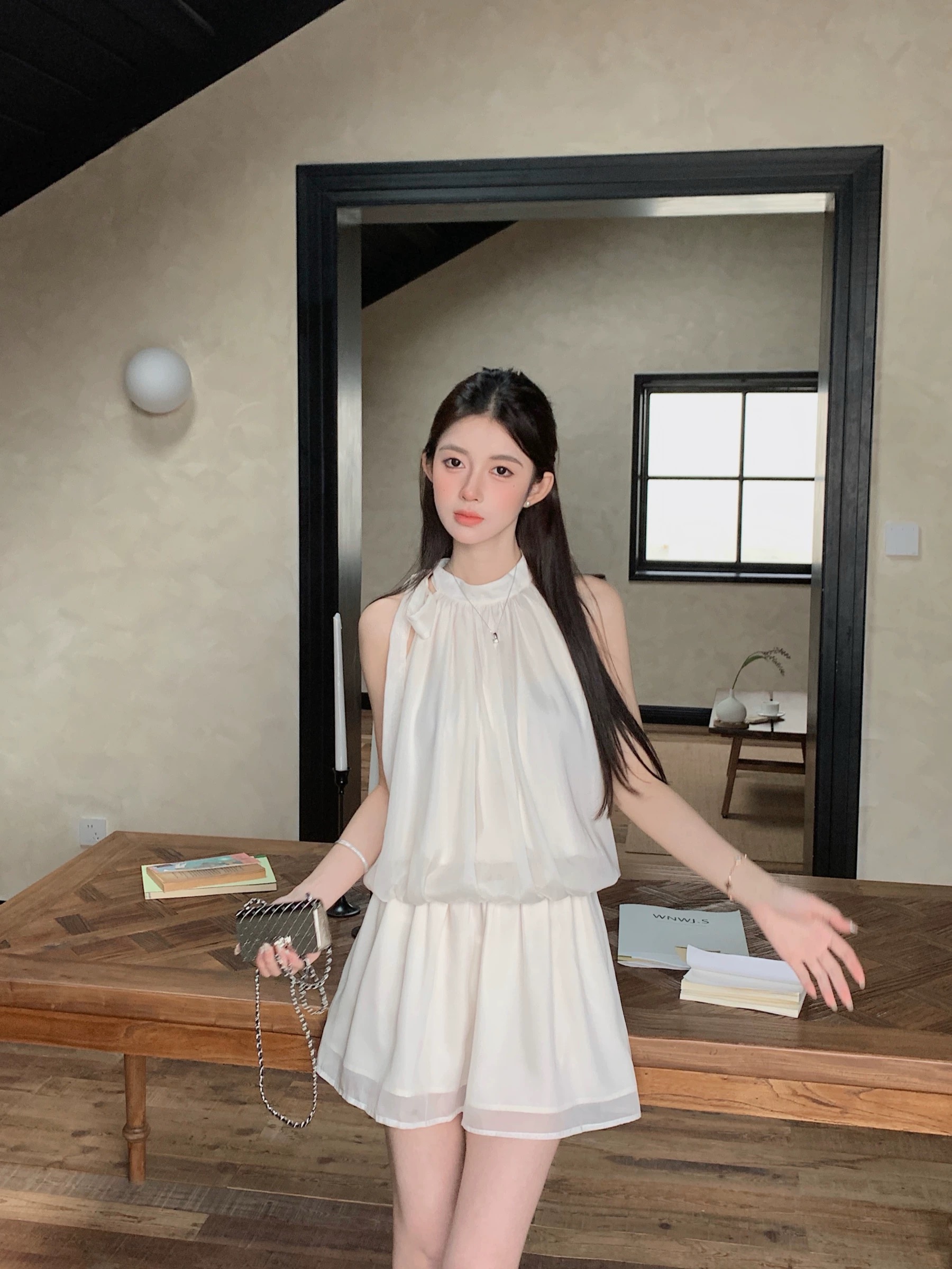 BETMASS新款白色韓系掛脖無袖連衣裙氣質短裙顯瘦套頭裙子女
