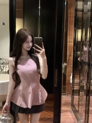 設計感小眾性感露背吊帶背心女夏季2025新款修身收腰氣質粉色上衣