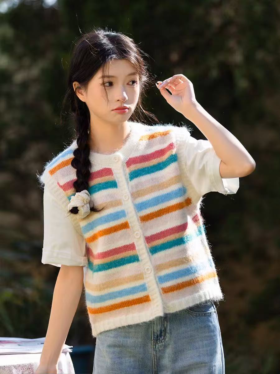 2025彩虹條紋短款針織開衫背心馬甲女春季新款小個子外穿上衣
