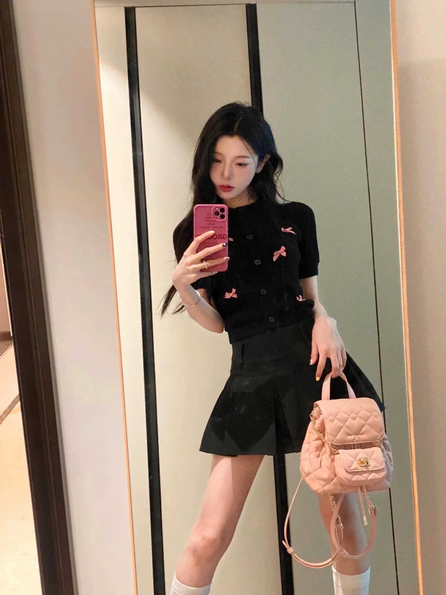 French sweet bow black sweater for women in summer new hottie slim single-breasted waist-hugging short top