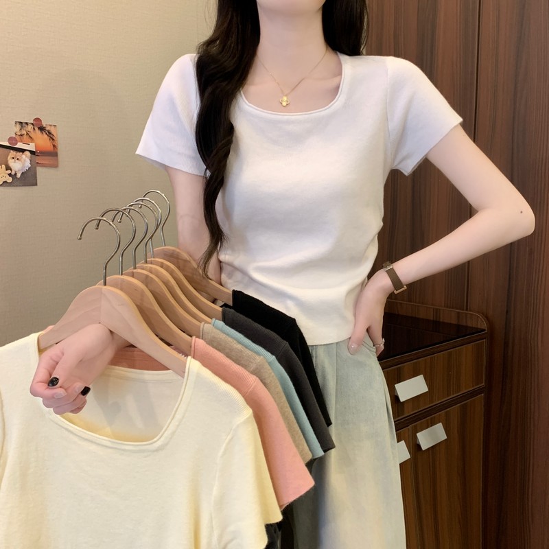 Real shot of the new French front shoulder U-neck waist pleated slim fit and versatile temperament short-sleeved top