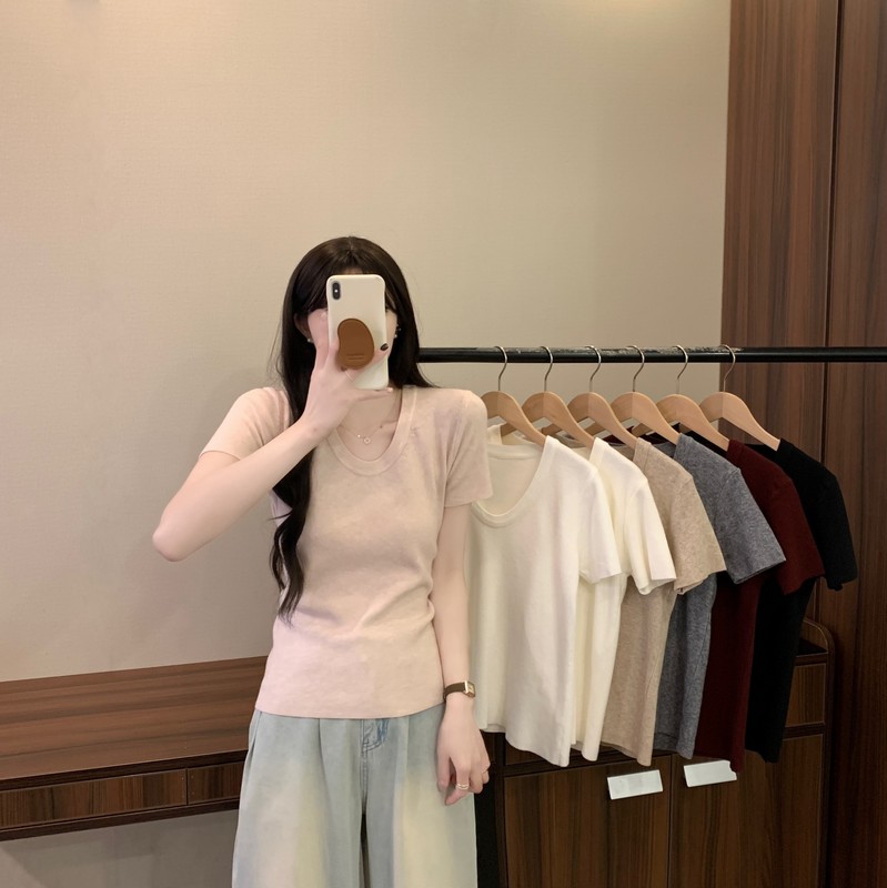 Real shot, elegant U-neck straight shoulder elastic soft and high-quality inner wool slim and simple knitted sweater