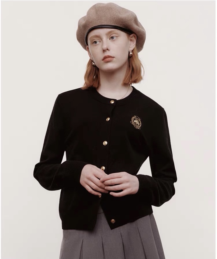 Little Bear 2025 early spring new wool soft and comfortable air conditioning cardigan wool sweater for women
