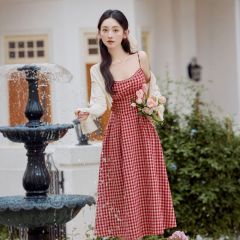肌膚之花大碼女紅杏格碎花吊帶裙胖mm法式茶歇海邊度假仙女連衣裙