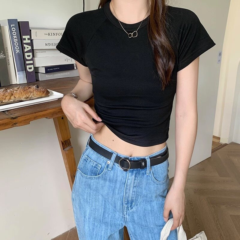 韓系黑色圓領正肩短袖t恤女夏季修身辣妹別致漂亮小個子短款上衣
