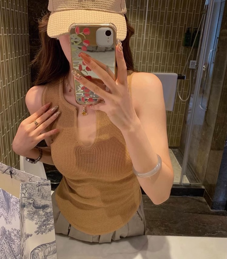 吳大笑夏日冰淇淋華夫格氣質無袖上衣u領美式卡其色吊帶背心
