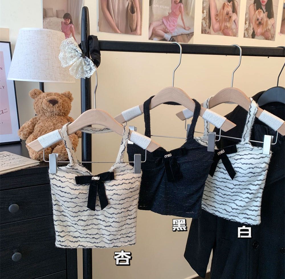 Pure desire neck strap suspender vest for women in spring and summer small fragrance style inner bottom sleeveless short top