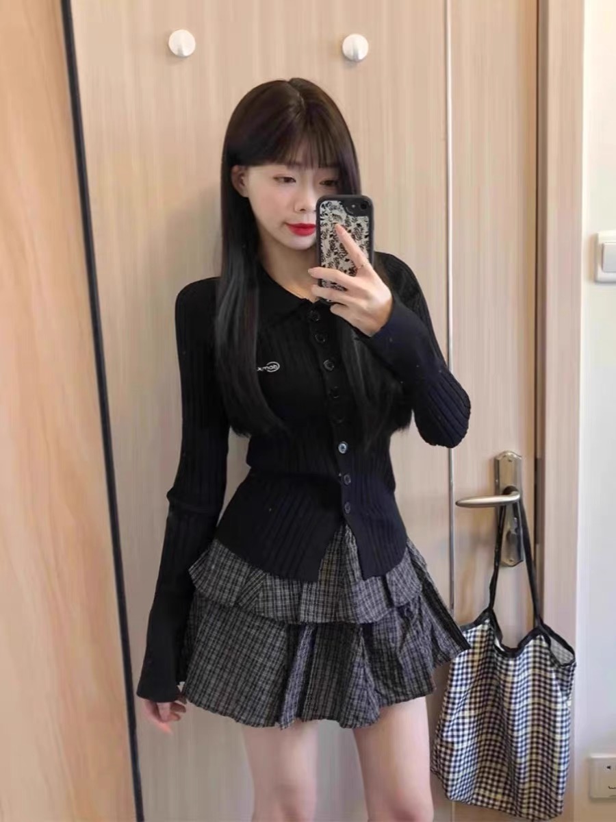 Black front shoulder polo collar pullover knitted cardigan for women in winter slim waist knitted sweater underwear base sweater