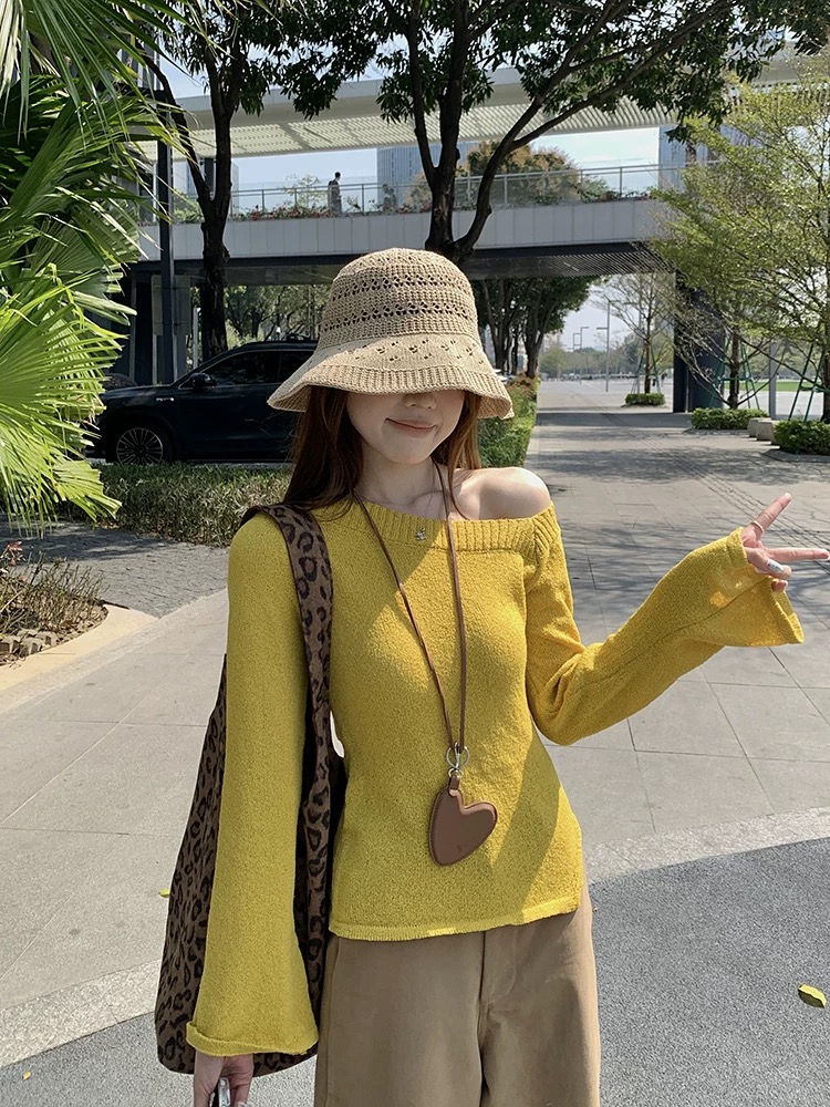 Wu 77 temperament slanted collar off-shoulder flared sleeve sweater for women Korean slit design slim long-sleeved top
