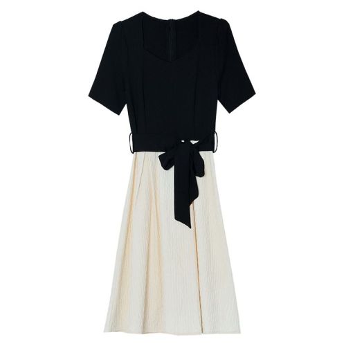 Real shot square collar dress for women's summer new French tea vacation two-piece black and white waist slim skirt