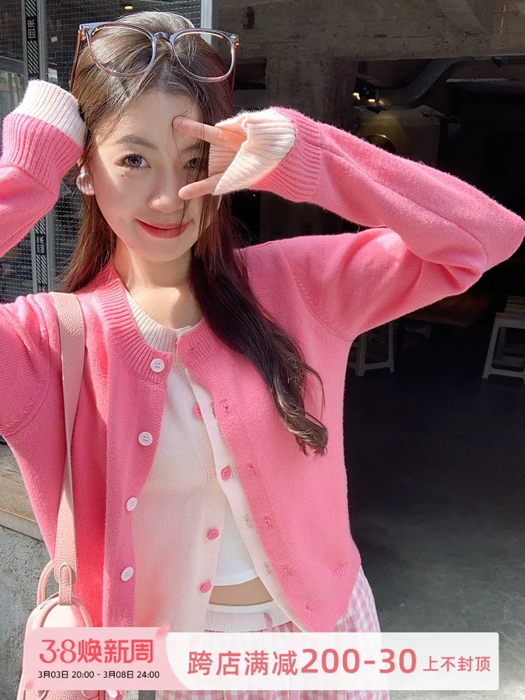 Zeng Xiaoxian pink fake two-piece knitted cardigan gentle dopamine spring outfit chic Korean top long sleeves