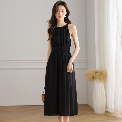 Real shot of black chiffon neck dress for women in spring French gentle temperament small long A-line skirt