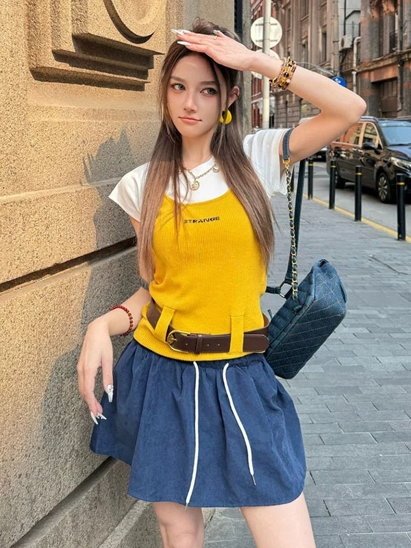 Korean hot girl style round neck short-sleeved T-shirt for women in summer new fashionable and versatile slim vest two-piece top