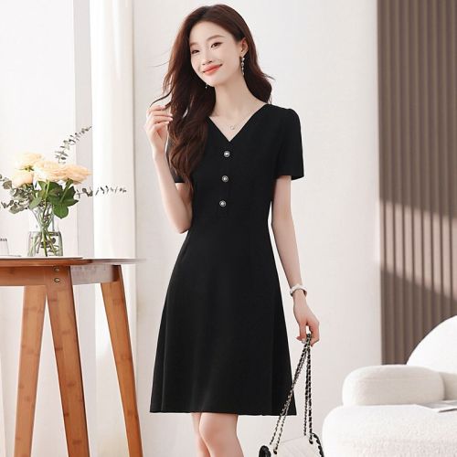 Real shot of V-neck Hepburn style slim and versatile little black skirt 2025 summer new puff sleeve women's dress