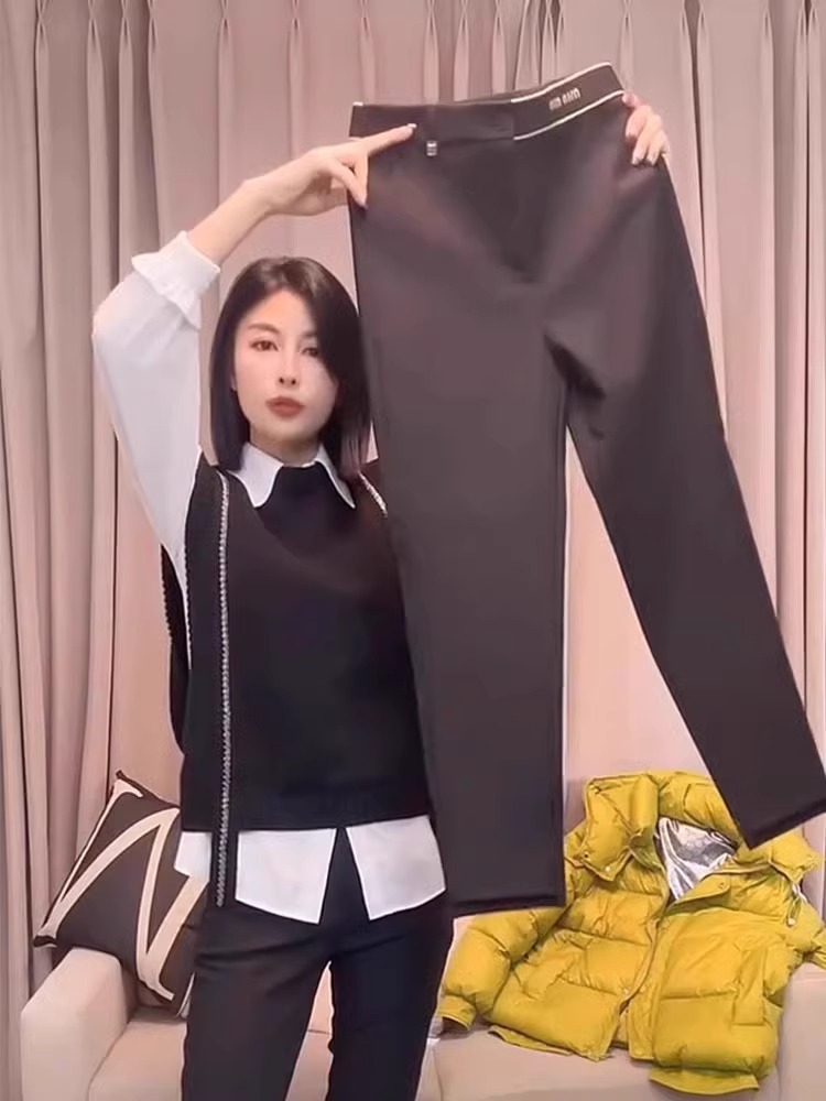 Black straight-leg casual pants for women in spring and autumn large size fat mm pear-shaped figure slim high waist elastic nine-point cigarette pants
